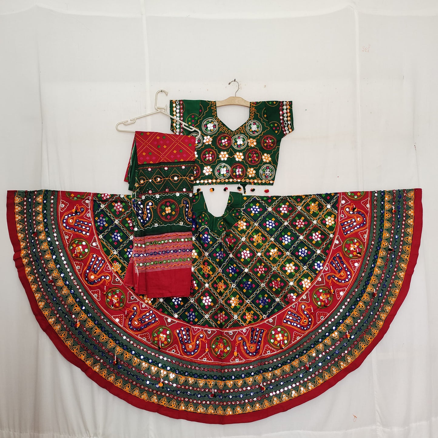 Cotton - Square Box with Aari Border 7 Meter