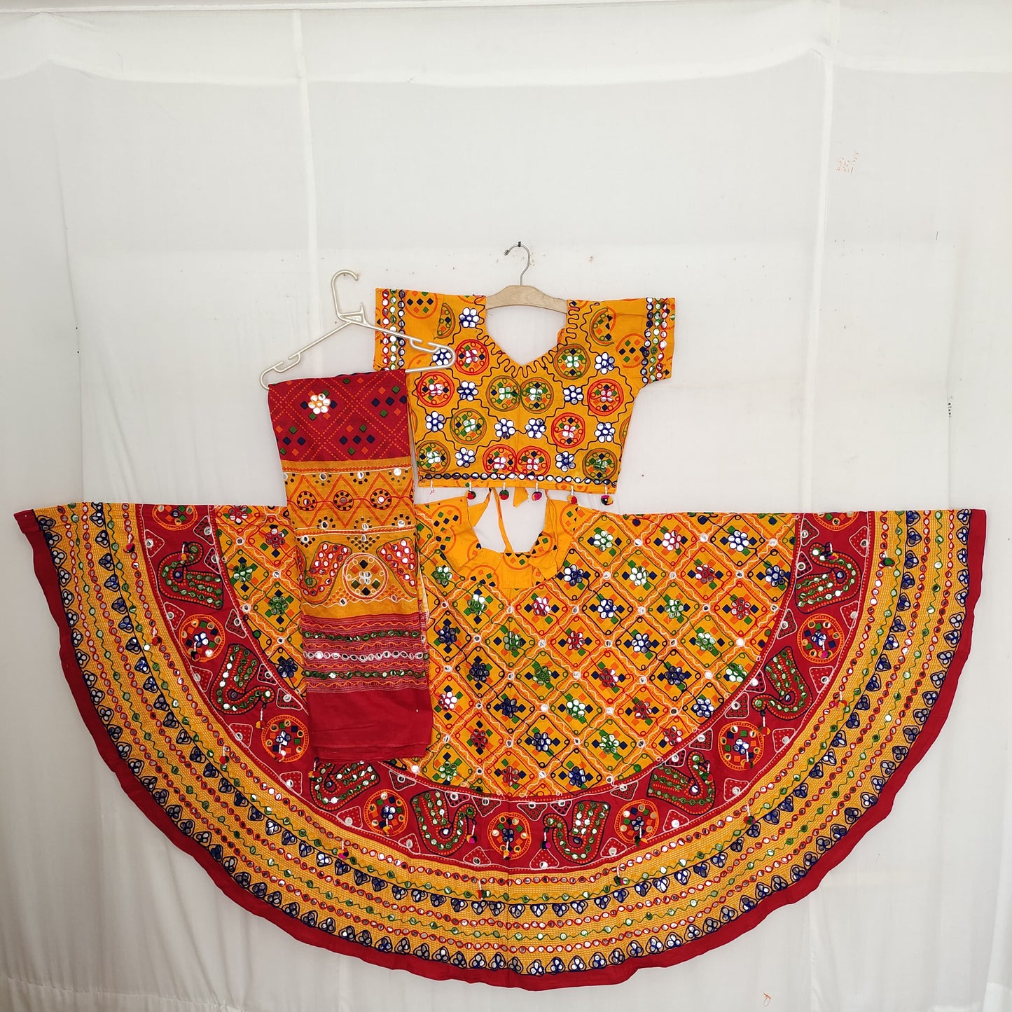 Cotton - Square Box with Aari Border 7 Meter