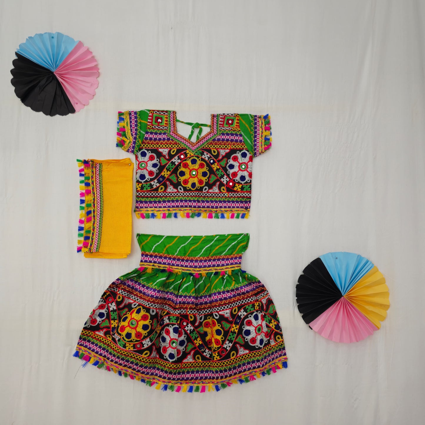 Girls - 2 Patta Laheriya Chaniya Choli
