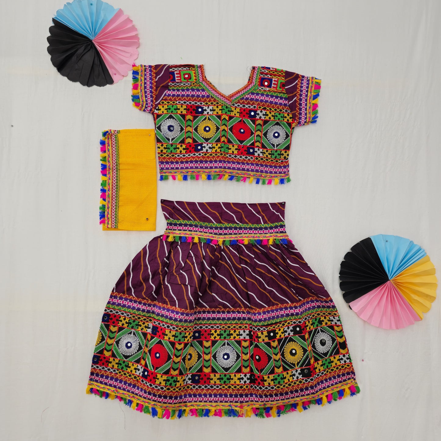 Girls - 2 Patta Laheriya Chaniya Choli