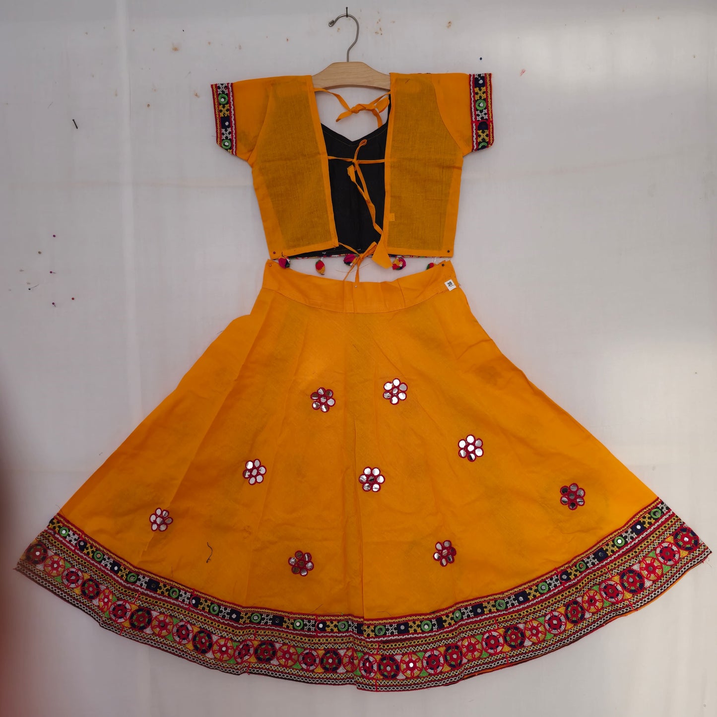 14 - All Over Work With Round Patch And Round Border