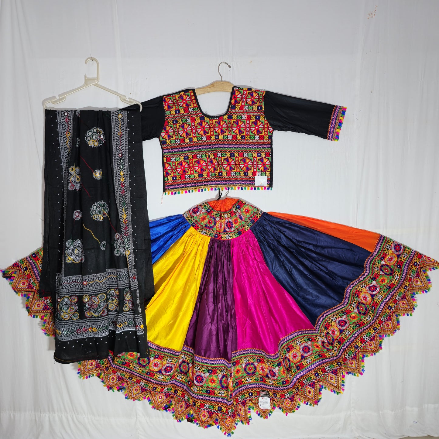 Women - Freesize Navvrang Double gher Chaniya Choli