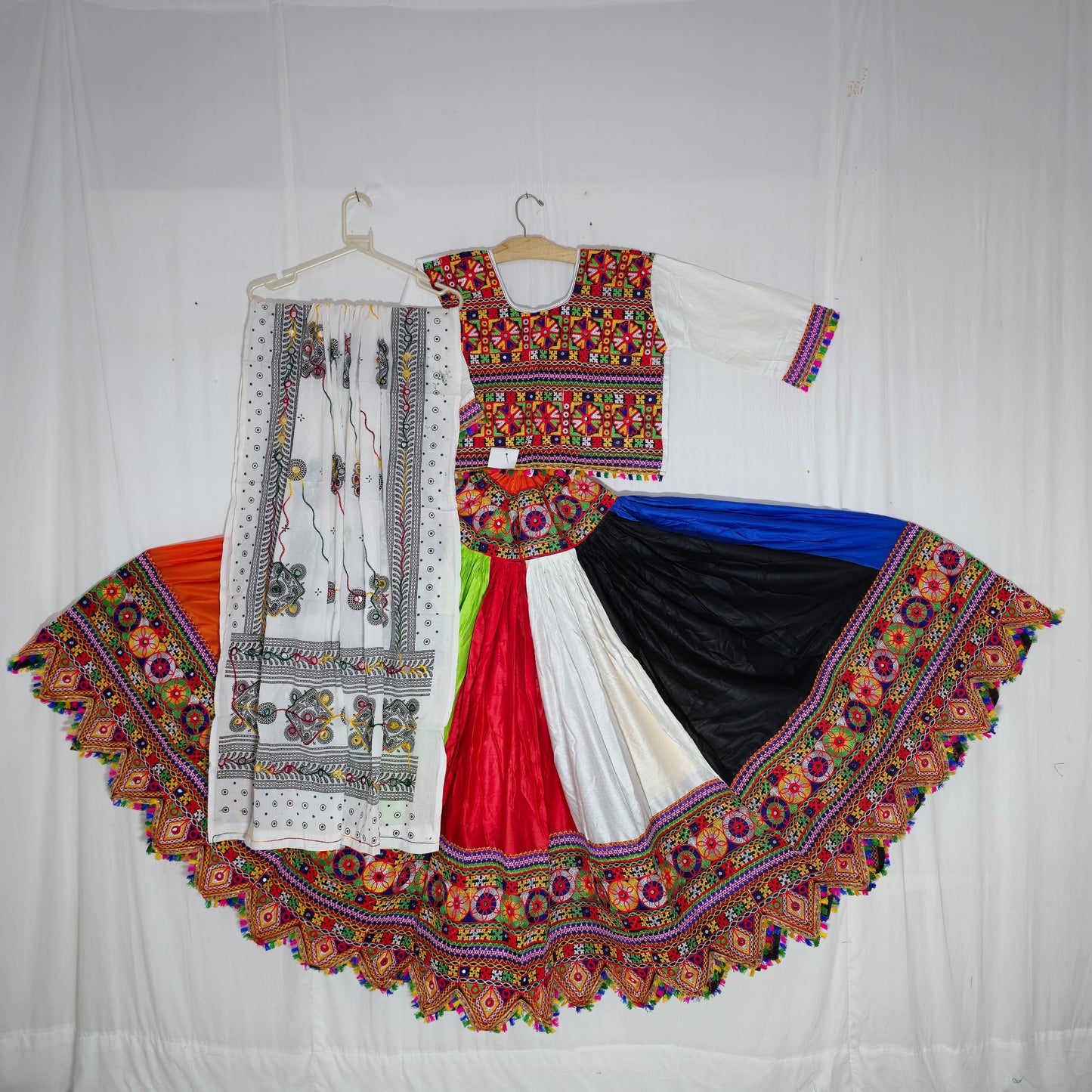 Women - Freesize Navvrang Double gher Chaniya Choli