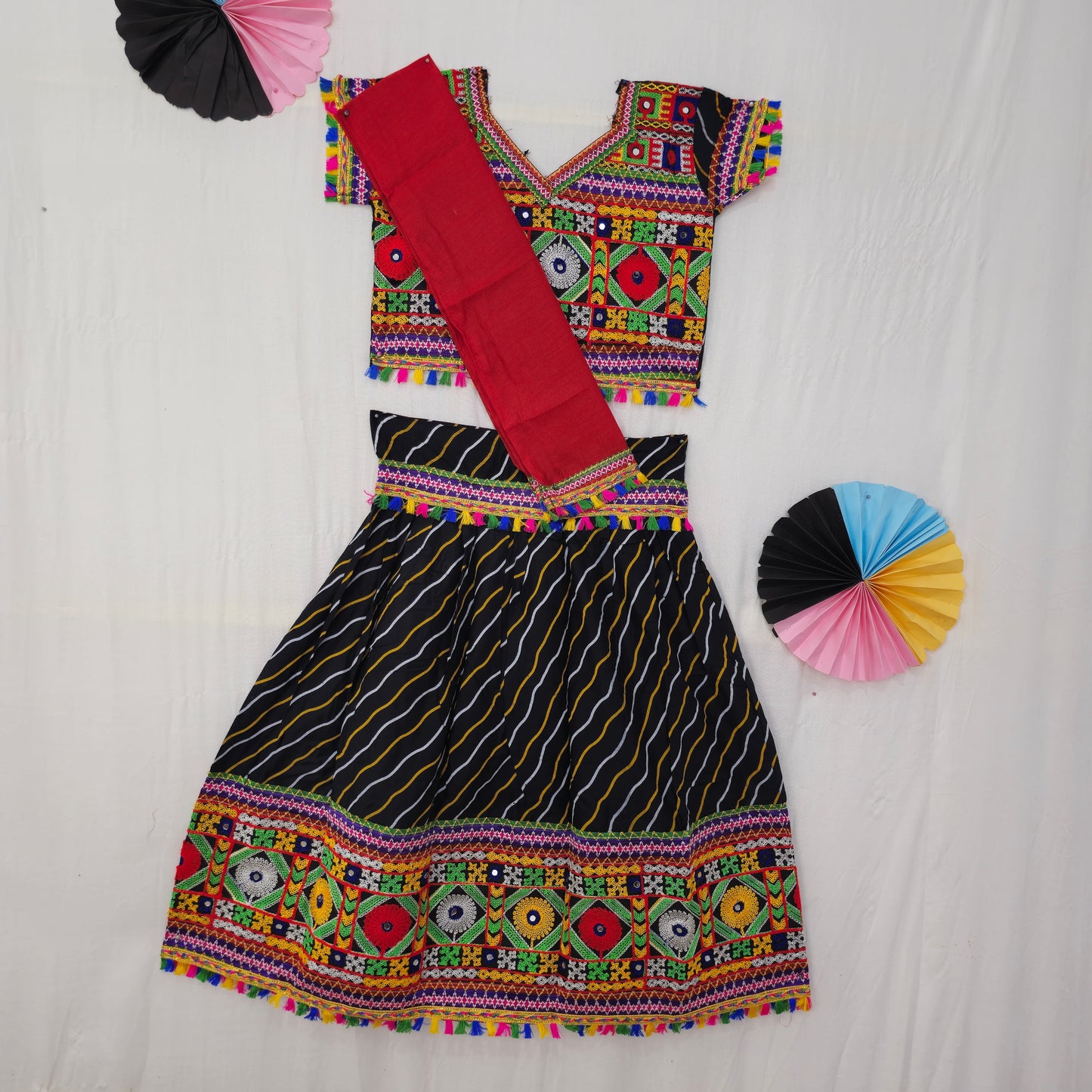 Girls - 2 Patta Laheriya Chaniya Choli
