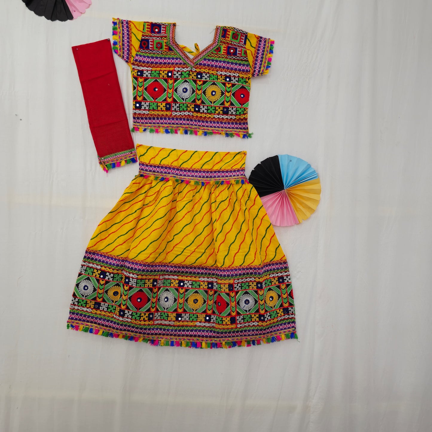 Girls - 2 Patta Laheriya Chaniya Choli