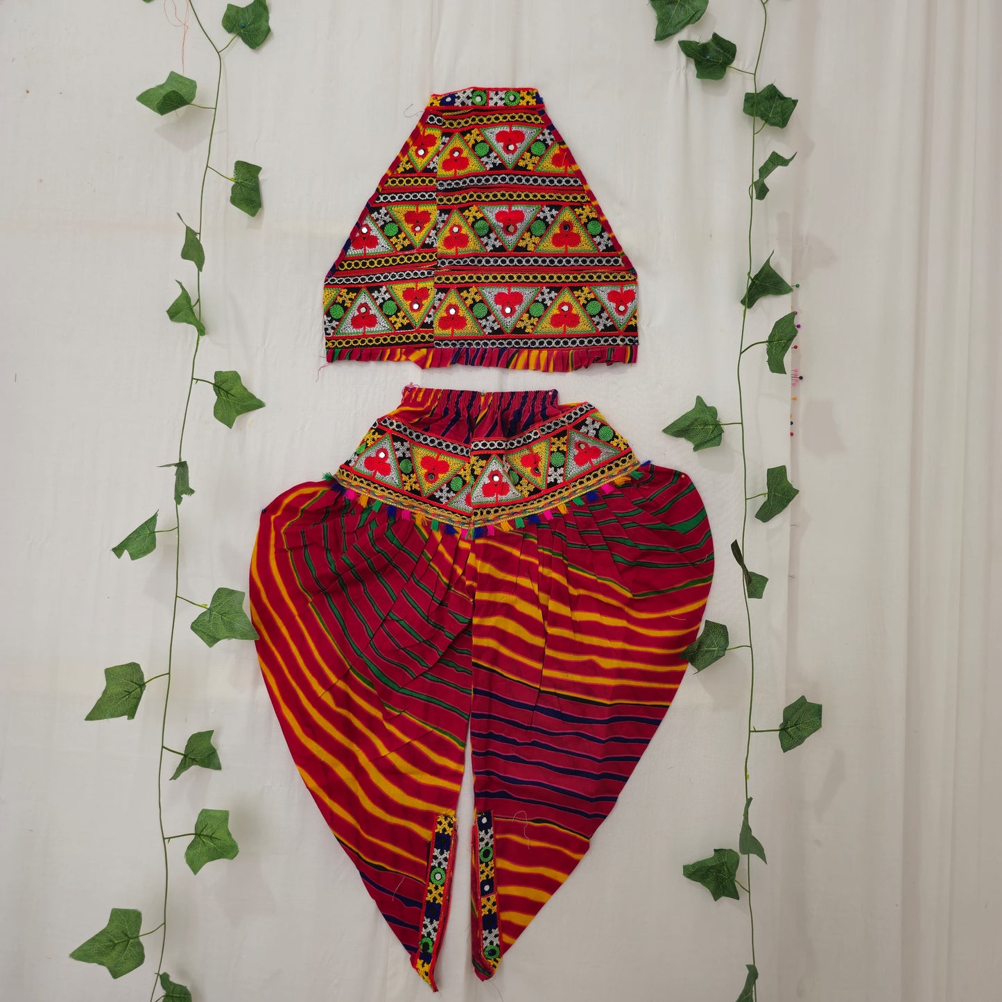 Girls - Single broad leheriya Dhoti