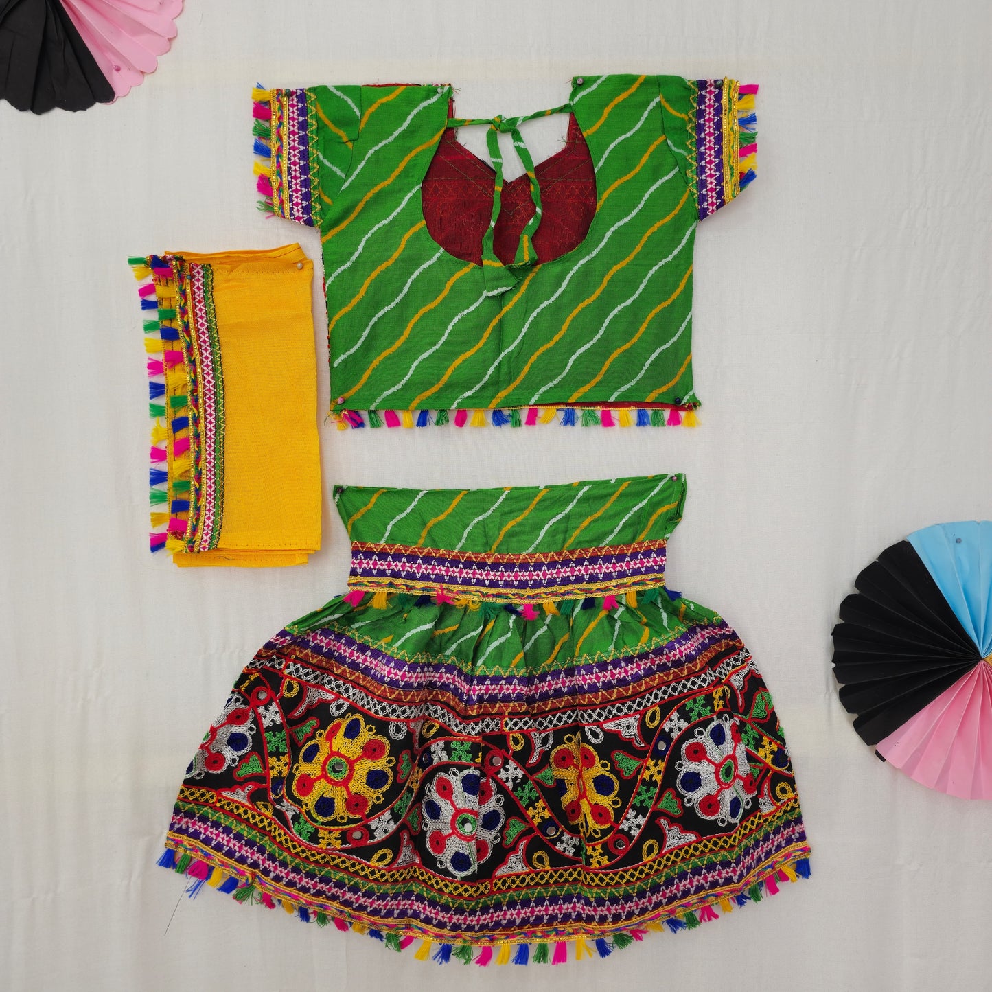 Girls - 2 Patta Laheriya Chaniya Choli