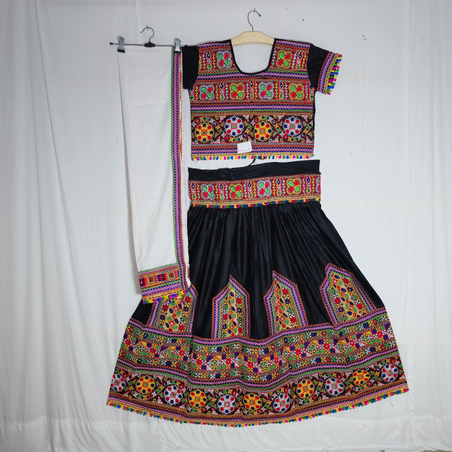 Women - Freesize Plain Darwaja Chaniya Choli