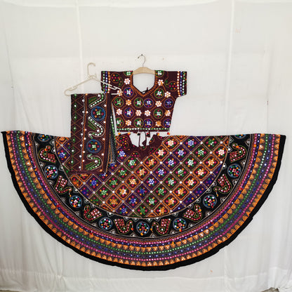 Cotton - Square Box with Aari Border 7 Meter