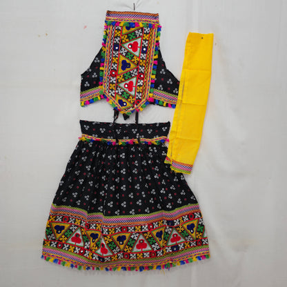 Sleeveless Bandhani Darwaja
