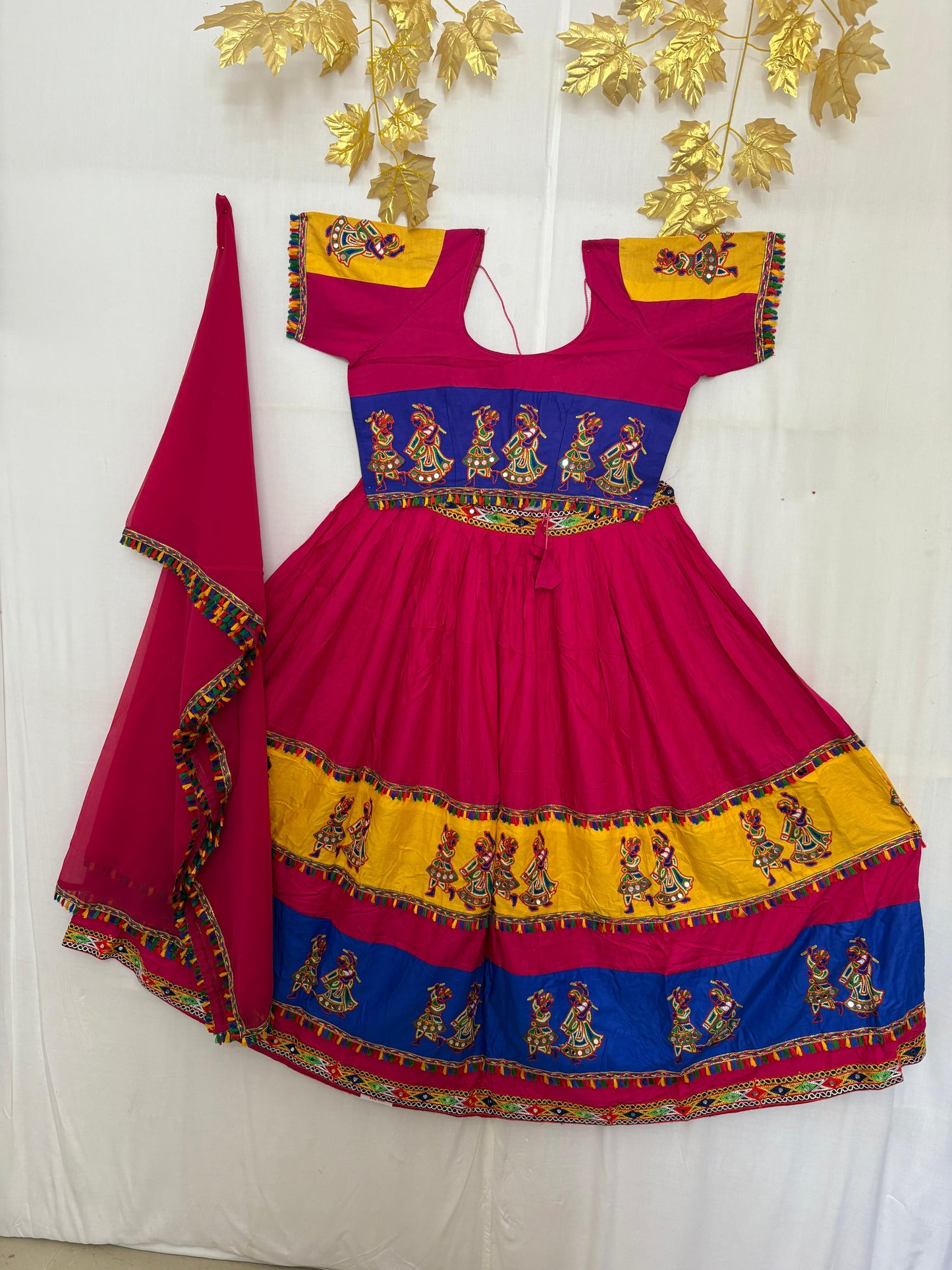 2 Patta Row Dandiya