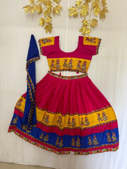 2 Patta Row Dandiya