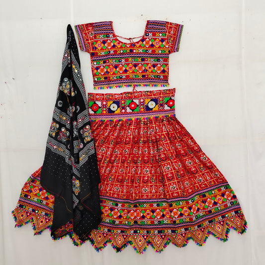 Women - Patola Chaniya Choli