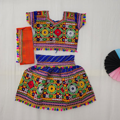 Girls - 2 Patta Laheriya Chaniya Choli