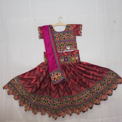 Women - Zigzag Bandhani Design Chaniya Choli