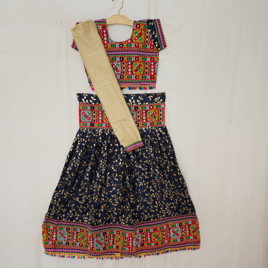 11 - Gold Print